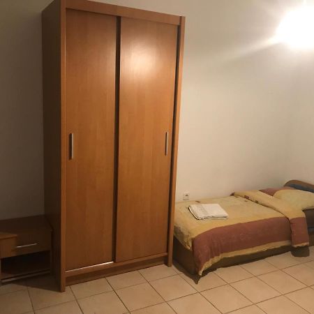 Pilgrims Place Hostel Czestochowa Bagian luar foto