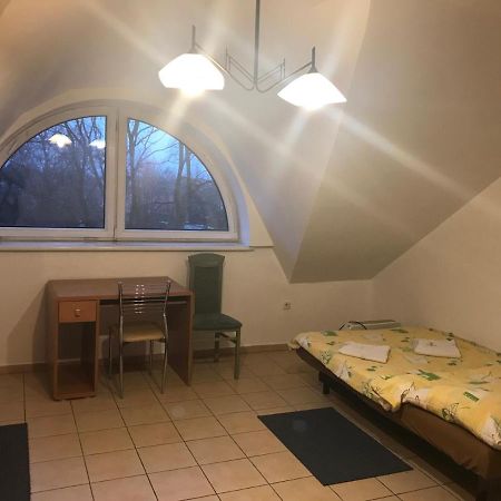 Pilgrims Place Hostel Czestochowa Bagian luar foto