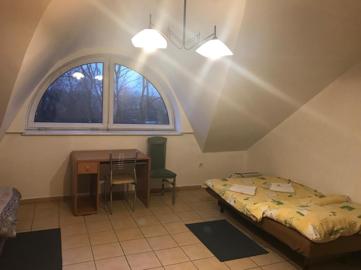 Pilgrims Place Hostel Czestochowa Bagian luar foto